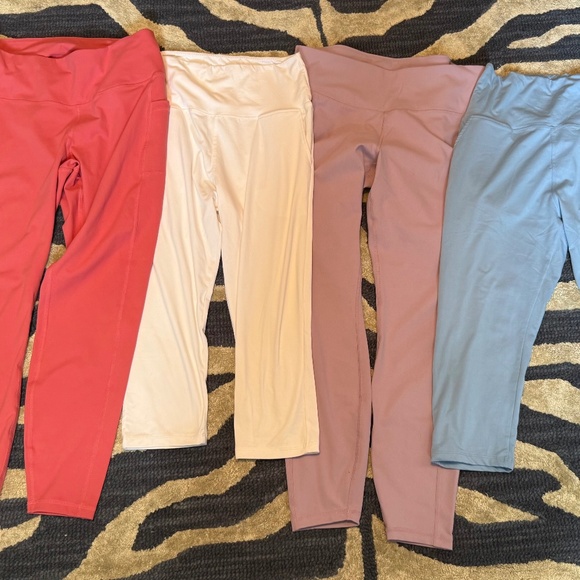 Four-Pack Bundle of Hi-Waisted Tights. Varied Colors. Size XL - Picture 1 of 7